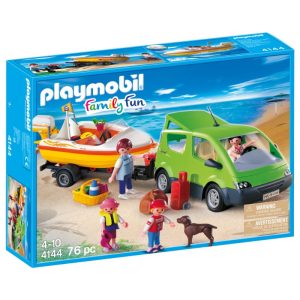 Coche familiar con lancha 4144
