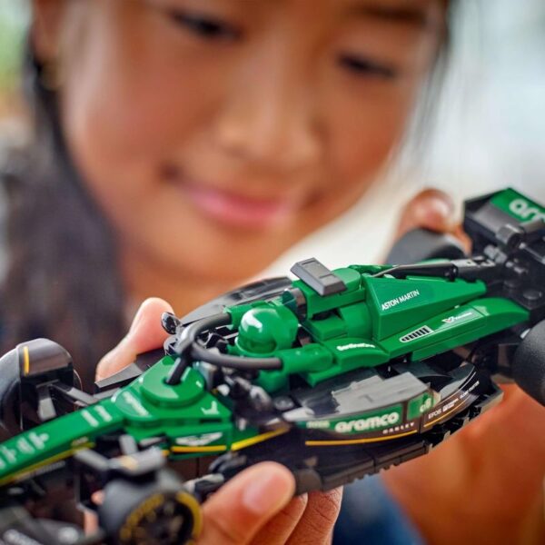 Aston Martin Aramco F1 AMR24 77245 - Imagen 6