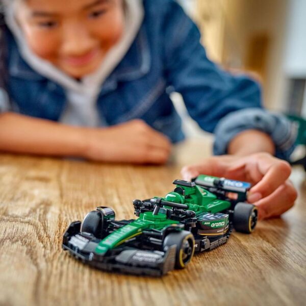 Aston Martin Aramco F1 AMR24 77245 - Imagen 5